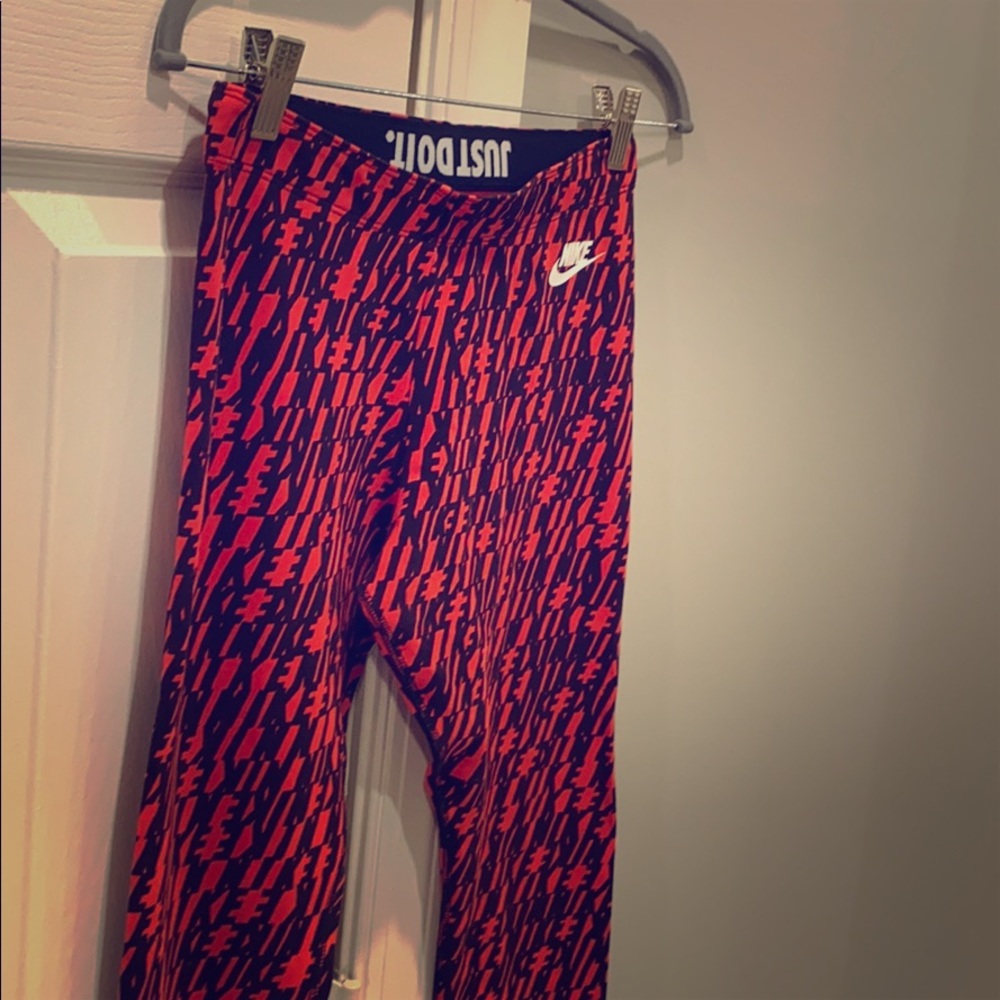 Nike sz medium red and black legging